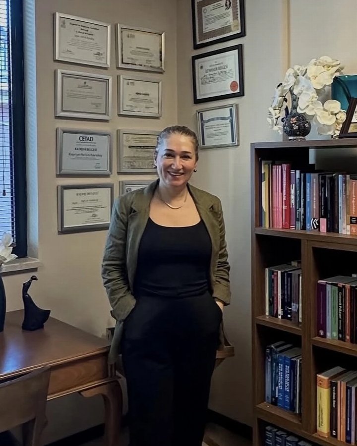 Uzm. Dr. Hayriye Pervin Öztürk – Psikiyatri Uzmanı & Psikoterapist